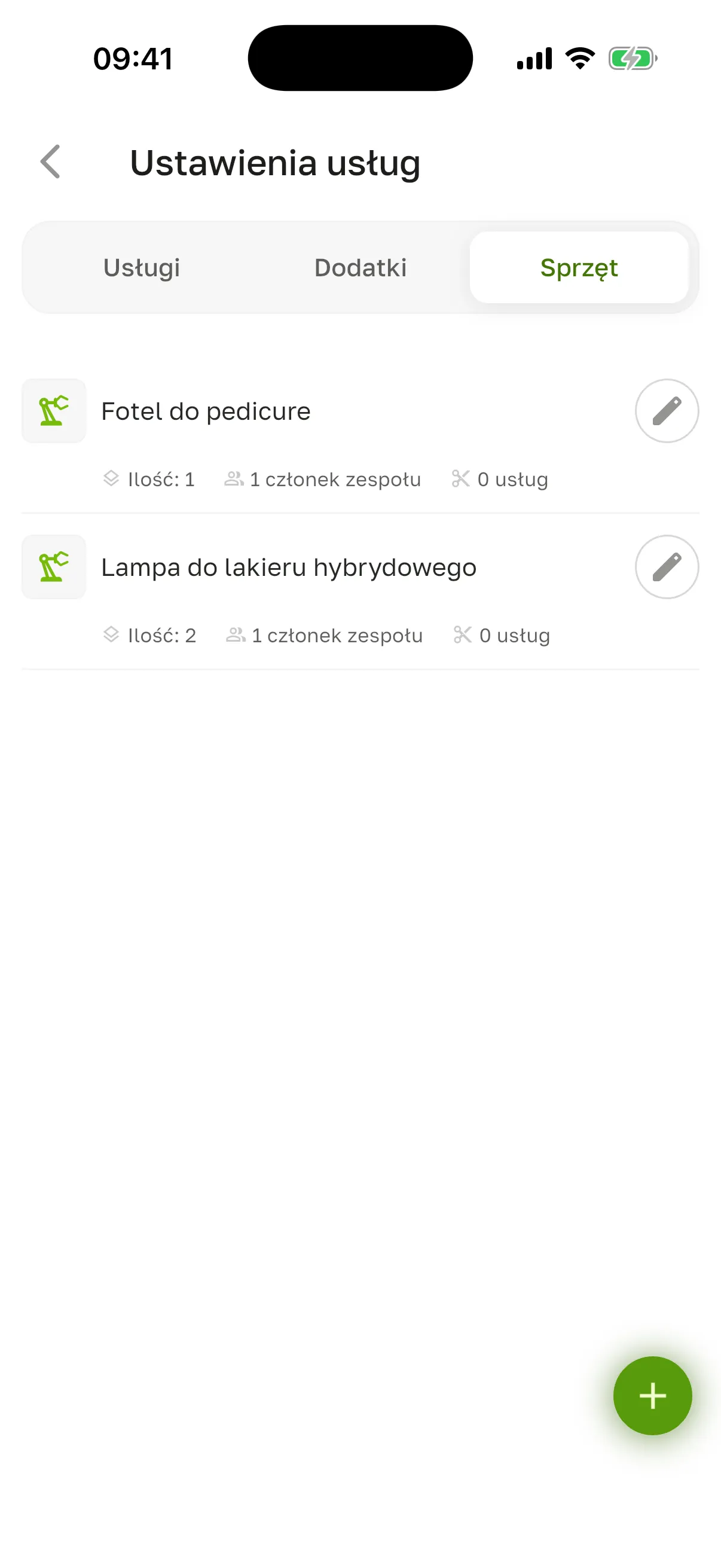 Karta „Sprzęt”: „Fotel do pedicure” (Ilość: 1) i „Lampa do lakieru hybrydowego” (Ilość: 2), przy obu „1 członek zespołu” i „0 usług”