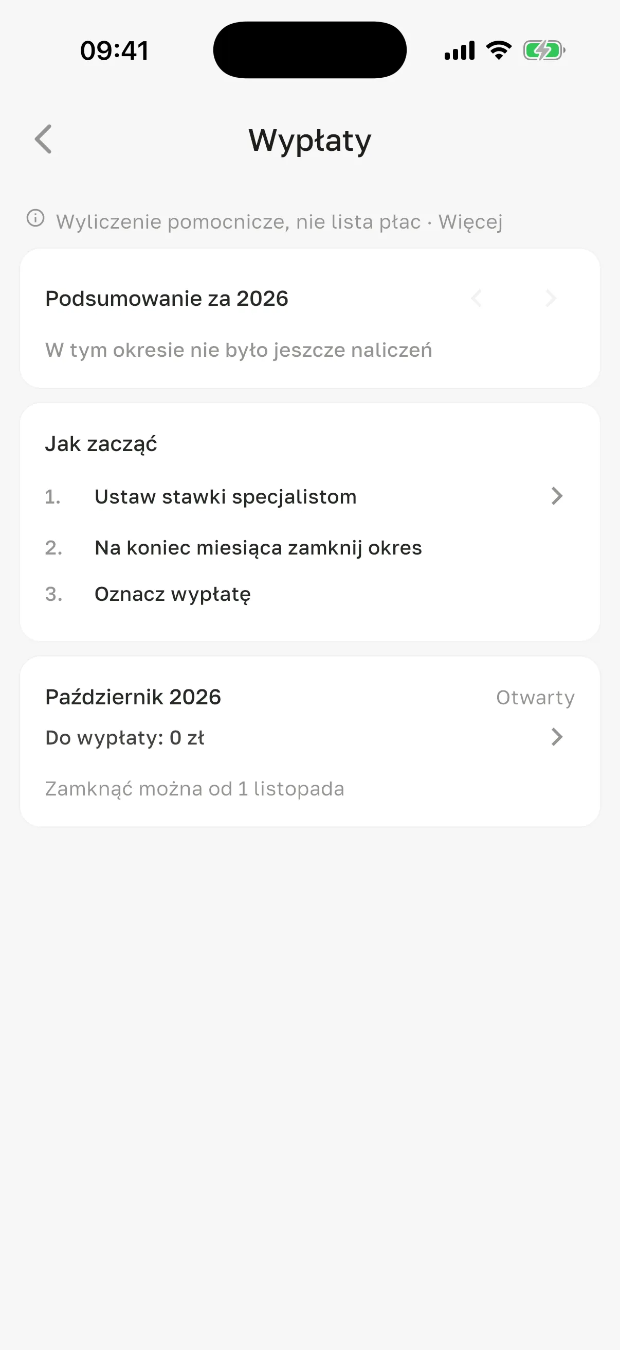 Ekran „Wypłaty” w pierwszym miesiącu: „Podsumowanie za 2026” – „W tym okresie nie było jeszcze naliczeń”, blok „Jak zacząć” z trzema krokami i karta „Październik 2026” – „Otwarty”, „Do wypłaty: 0 zł”, „Zamknąć można od 1 listopada”