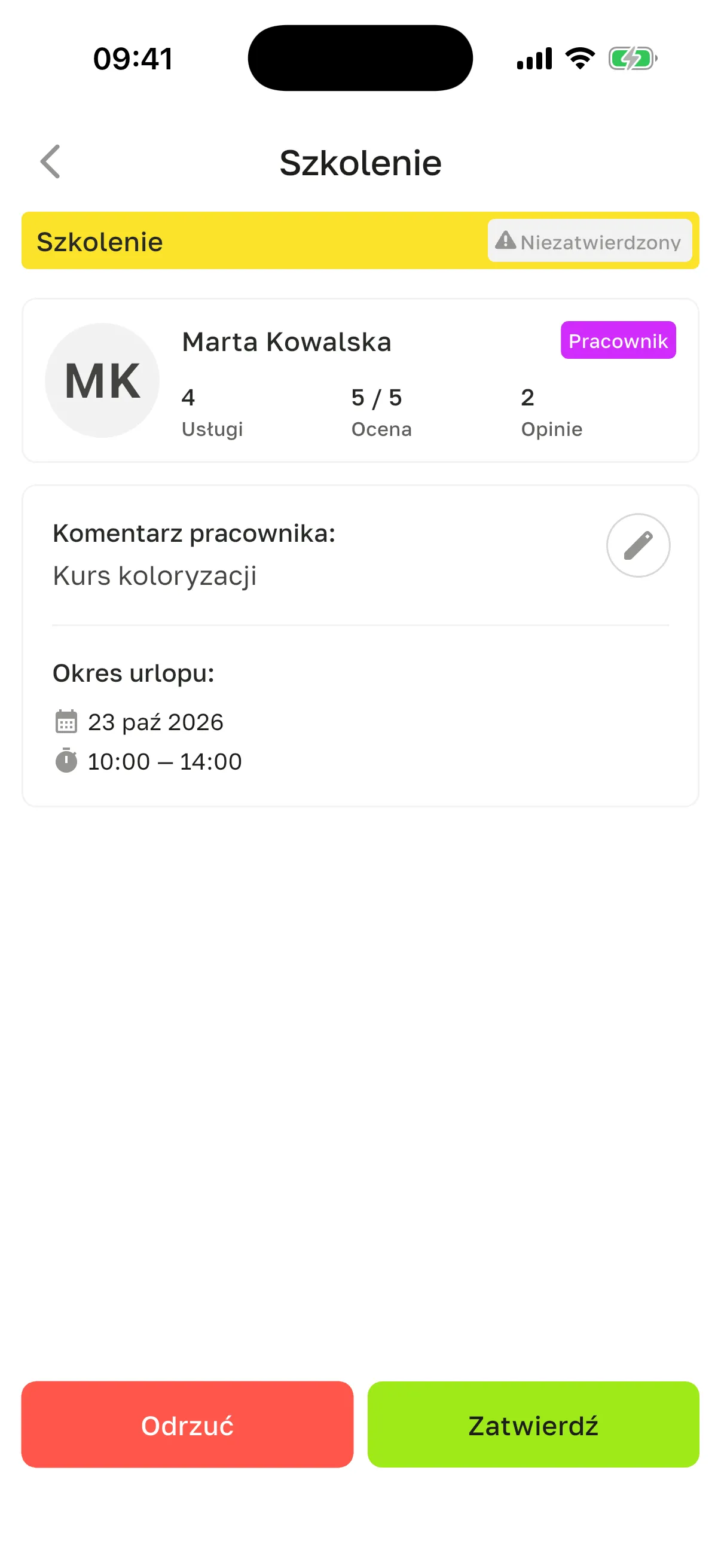 Prośba „Szkolenie” ze statusem „Niezatwierdzony”: Marta Kowalska, „Komentarz pracownika: Kurs koloryzacji”, „Okres urlopu” 23 paź 2026, 10–14, przyciski „Odrzuć” i „Zatwierdź”